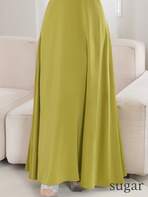 ティーグリーン　モデル：真優川咲　身長：158cm　着用サイズ：Sサイズ