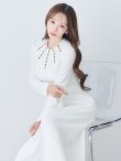 ホワイト　モデル：真優川咲　身長：158cm　着用サイズ：Sサイズ