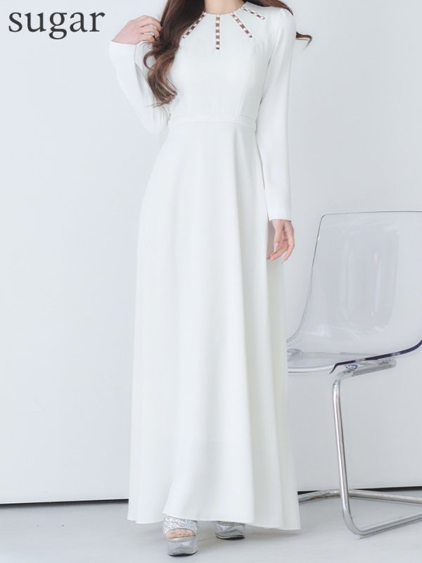 ホワイト　モデル：真優川咲　身長：158cm　着用サイズ：Sサイズ