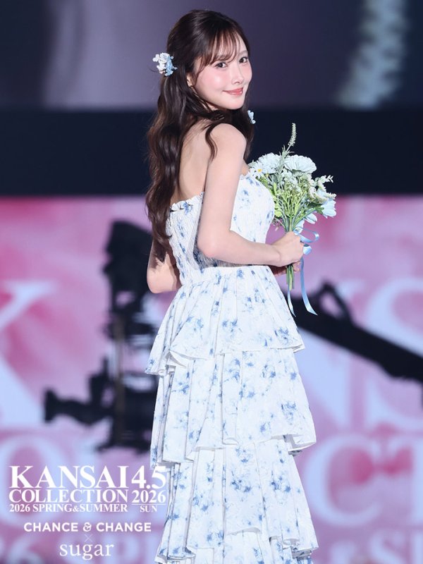 ブルー　モデル：きほ　身長：169cm　着用サイズ：Mサイズ