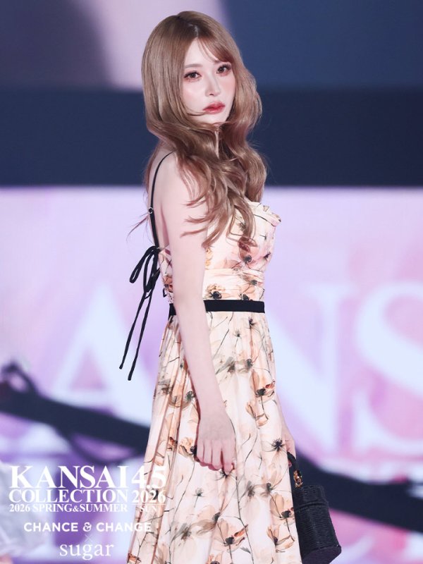 オレンジ　モデル：けい　身長：165cm　着用サイズ：Sサイズ