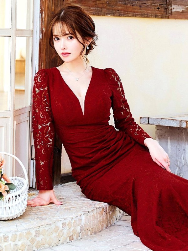 ダークレッド モデル:ゆめ 身長:160cm 着用サイズ:8号(Sサイズ)