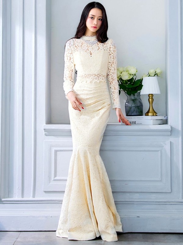 ライトベージュ モデル:るな 身長:159cm 着用サイズ:8号(Sサイズ)