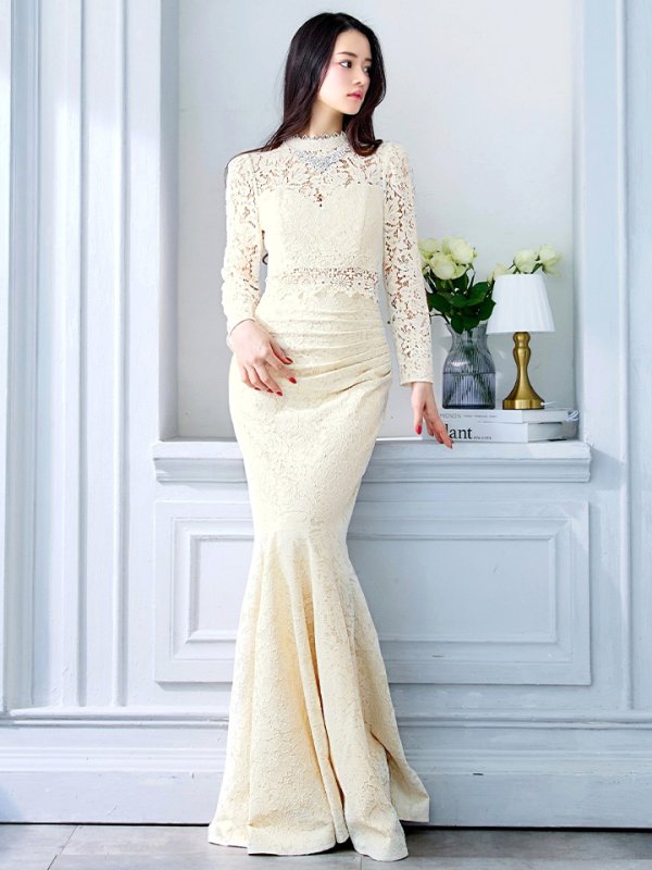 ライトベージュ モデル:るな 身長:159cm 着用サイズ:8号(Sサイズ)