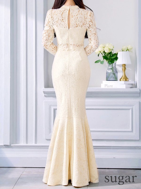 ライトベージュ モデル:るな 身長:159cm 着用サイズ:8号(Sサイズ)