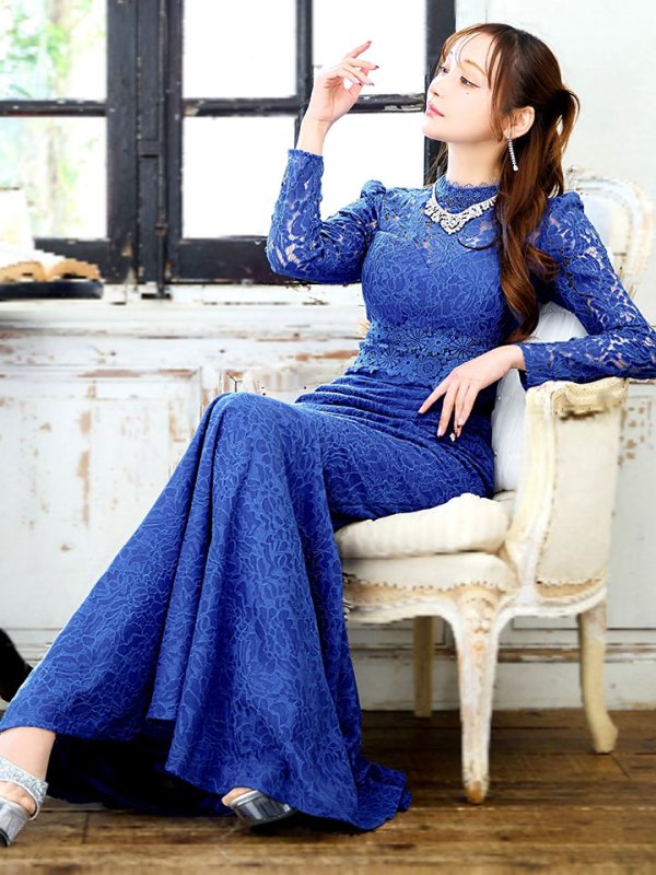 ロイヤルブルー モデル:真優川咲 身長:158cm 着用サイズ:8号(Sサイズ)