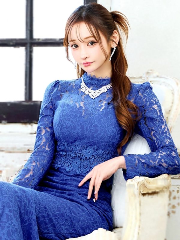 ロイヤルブルー モデル:真優川咲 身長:158cm 着用サイズ:8号(Sサイズ)