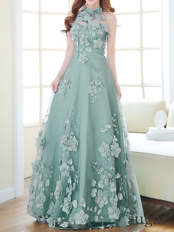 カスケード モデル:真優川咲 身長:158cm 着用サイズ:8号(Sサイズ)