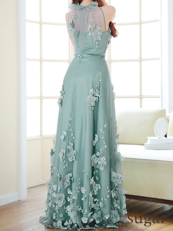 カスケード モデル:真優川咲 身長:158cm 着用サイズ:8号(Sサイズ)