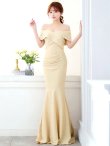 ベージュ モデル：羽澄まり　身長：158cm:Sサイズ