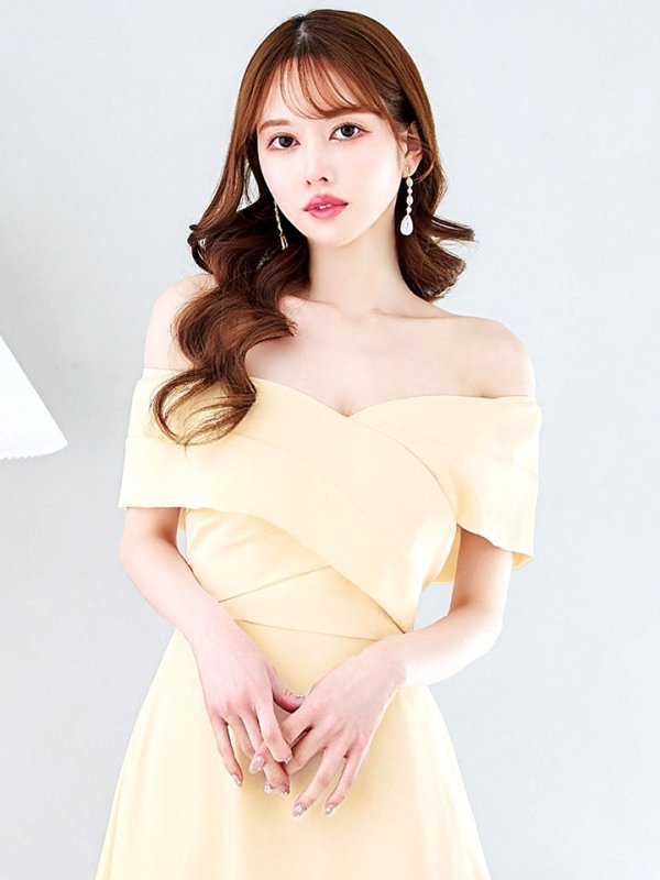 ライトベージュー モデル:ゆめ 身長:160cm 着用サイズ:8号(Sサイズ)