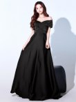 ブラック モデル：真優川咲　身長：158cm　着用サイズ：8号(Sサイズ)