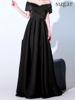 ブラック モデル：真優川咲　身長：158cm　着用サイズ：8号(Sサイズ)