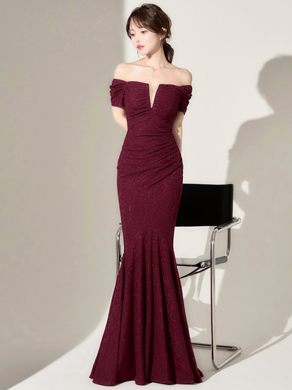 バーガンディー　モデル：ゆめ　身長：160cm　着用サイズ：8号(Sサイズ)