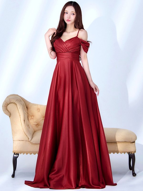 ガーネット モデル：真優川咲　身長：158cm　着用サイズ：8号(Sサイズ)