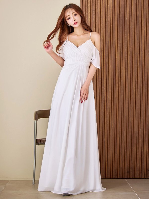 アイボリー モデル：真優川咲　身長：158cm　着用サイズ：8号(Sサイズ)