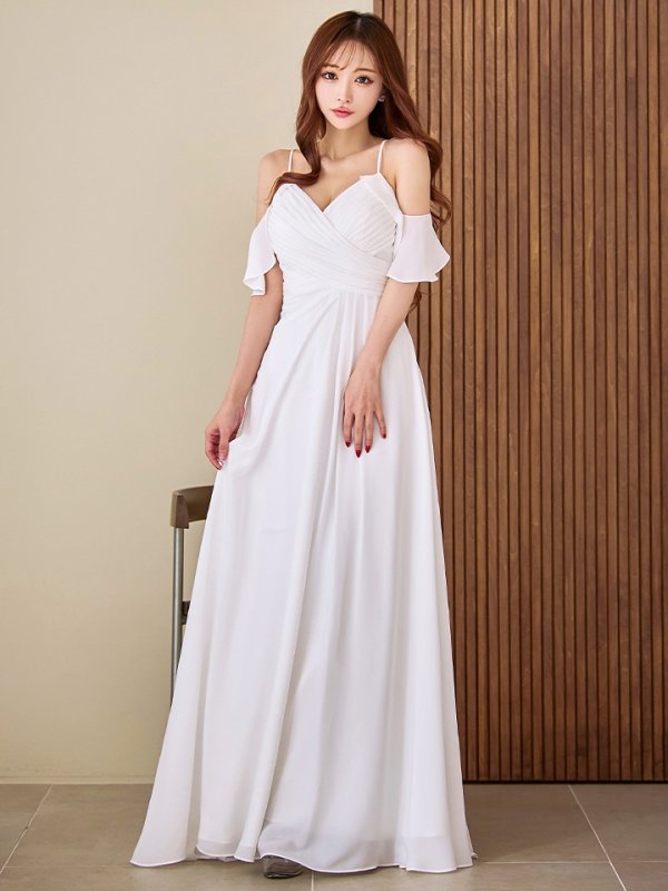 アイボリー モデル：真優川咲　身長：158cm　着用サイズ：8号(Sサイズ)