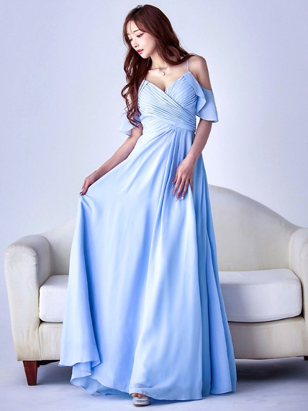 パウダーブルー モデル：真優川咲　身長：158cm　着用サイズ：8号(Sサイズ)