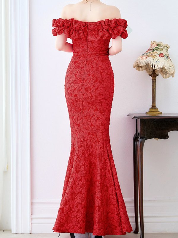 ダークレッド　モデル：ゆめ　身長：160cm　着用サイズ：8号(Sサイズ)