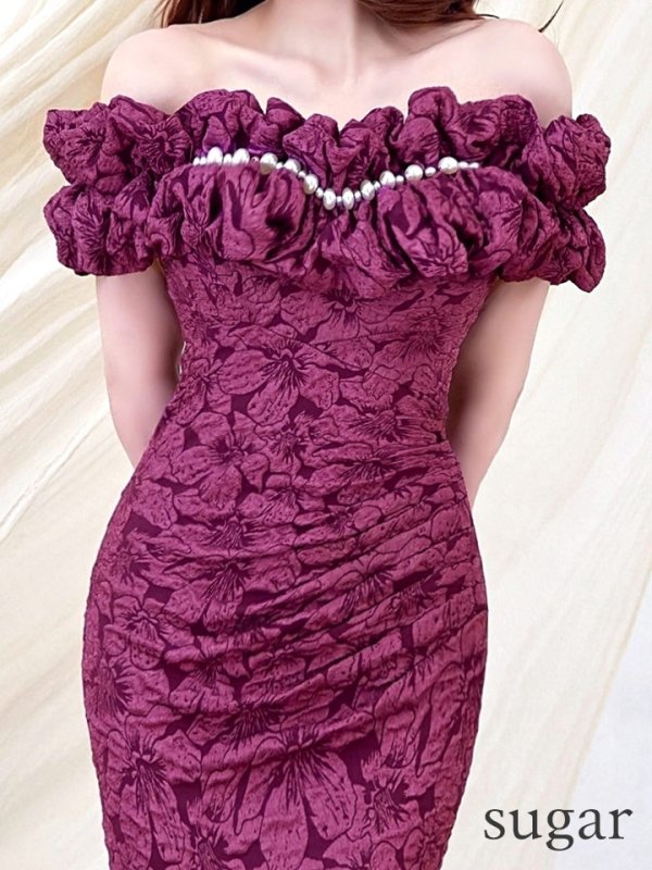 バーガンディ モデル：真優川咲　身長：158cm：8号(Sサイズ)