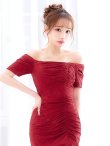 ダークレッド モデル：真優川咲　身長：158cm　着用サイズ：8号(Sサイズ)
