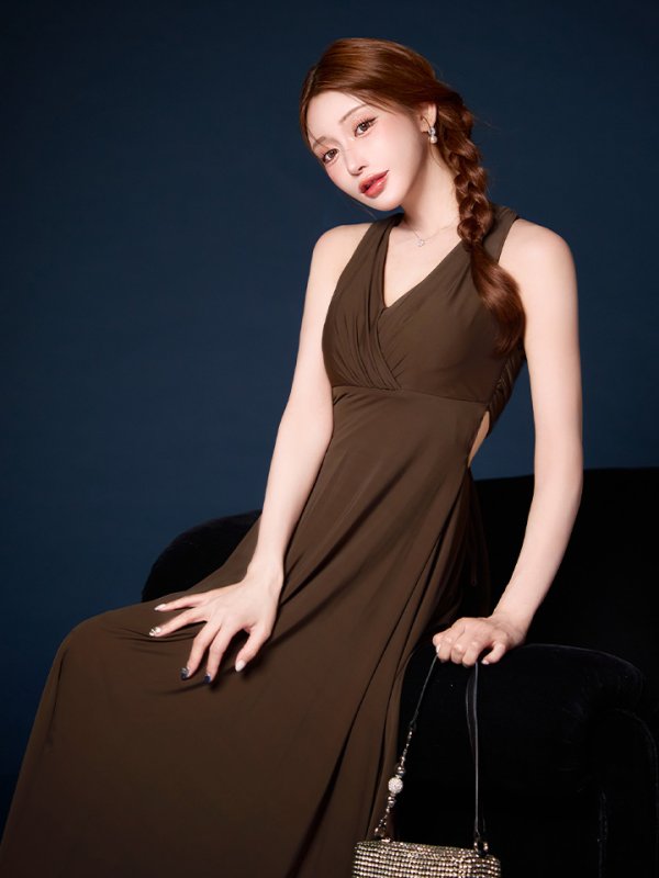 ブラウン　モデル：明日花キララ　身長162cm　着用サイズ：Sサイズ