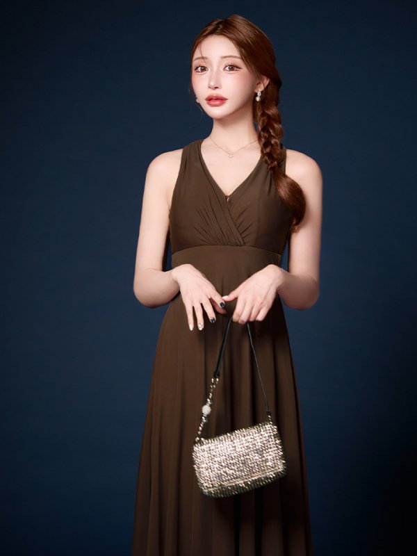 ブラウン　モデル：明日花キララ　身長162cm　着用サイズ：Sサイズ