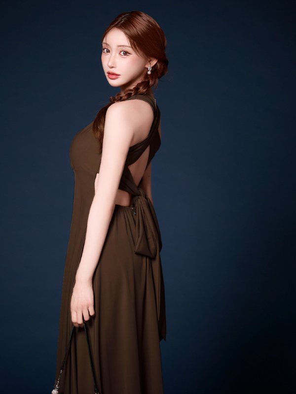 ブラウン　モデル：明日花キララ　身長162cm　着用サイズ：Sサイズ