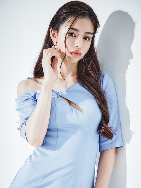 画像3: XSサイズあり【Veautt/ヴュート】【OF05】ワンショルダー/ アシンメトリーチェーン/ バストオープンカット/ 半袖/ 五分袖/ 袖あり/ スリット/ ひざ丈/ タイト/ ミディアムドレス/ キャバドレス (3)