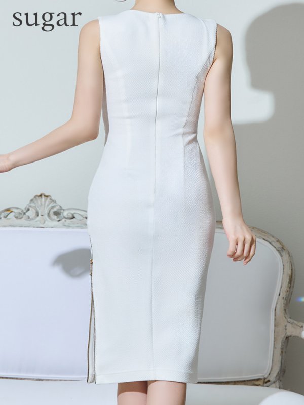 画像12: XSサイズあり【Veautt/ヴュート】【OF05】フロントクロスデザイン/ ウエストカット/ チャーム/ ノースリーブ/ タイト/ ミディアムドレス/ キャバドレス (12)