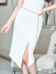 画像16: XSサイズあり【Veautt/ヴュート】【OF05】アシンメトリーショルダー/ ビジューパールベルト/ ワンカラー/ スリット/ タイト/ ミディアムドレス/ キャバドレス (16)