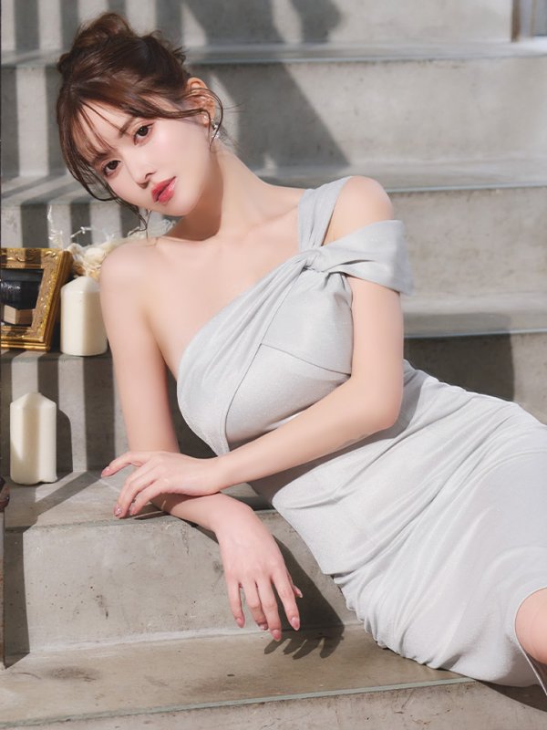 画像13: XSサイズあり【Veautt/ヴュート】【OF05】ワンショルダー/ ラメ生地 /  ストレッチ/ タイト/ ミディアムドレス/ キャバドレス (13)