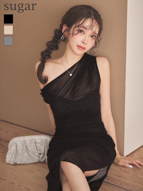 ブラック　モデル：朝陽凪　身長：156cm　着用サイズ：Sサイズ