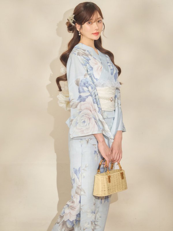  モデル：朝日向まり　身長：167cm　着用サイズ：Fサイズ