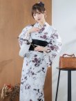 画像1: 【即日発送】ニュアンスモノトーンフラワー浴衣 OBI-siwa-200-kj-1-B / HIMO-900-yn-4-GYxGY / HEKO-800-sb-5-WH / YA-73-kn-GY / GETA-01-kj-3-IV/ [YMT] (1)