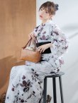 画像3: 【即日発送】ニュアンスモノトーンフラワー浴衣 OBI-siwa-200-kj-1-B / HIMO-900-yn-4-GYxGY / HEKO-800-sb-5-WH / YA-73-kn-GY / GETA-01-kj-3-IV/ [YMT] (3)