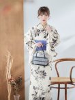 画像15: 【即日発送】水彩風モノトーンフラワー浴衣 OBI-g-500-kj-9-NV / HIMO-900-yn-4-GYxGY / HEKO-800-sb-5-WH / YA-953-kn-BL / YA-1081-kj-BL / GETA-01-kj-3-IV[YMT] (15)