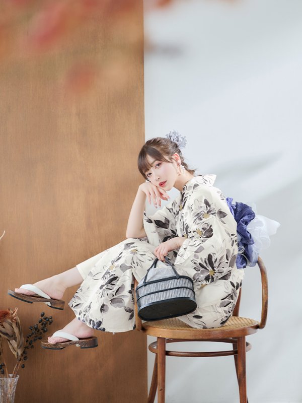 画像6: 【即日発送】水彩風モノトーンフラワー浴衣【浴衣３点セット 浴衣/帯/下駄】[YMT] (6)