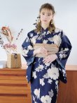 画像12: 【即日発送】ネイビー×ホワイトフラワー浴衣 OBI-siwa-202-ok-2-PBE / HIMO-900-yn-7-MOC / HEKO-800-sb-3-BR / YA-1027-wk-IV / GETA-02-ok-4-MOC/ [YMT] (12)