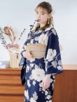 画像2: 【即日発送】ネイビー×ホワイトフラワー浴衣 OBI-siwa-202-ok-2-PBE / HIMO-900-yn-7-MOC / HEKO-800-sb-3-BR / YA-1027-wk-IV / GETA-02-ok-4-MOC/ [YMT] (2)