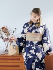 画像5: 【即日発送】ネイビー×ホワイトフラワー浴衣 OBI-siwa-202-ok-2-PBE / HIMO-900-yn-7-MOC / HEKO-800-sb-3-BR / YA-1027-wk-IV / GETA-02-ok-4-MOC/ [YMT] (5)