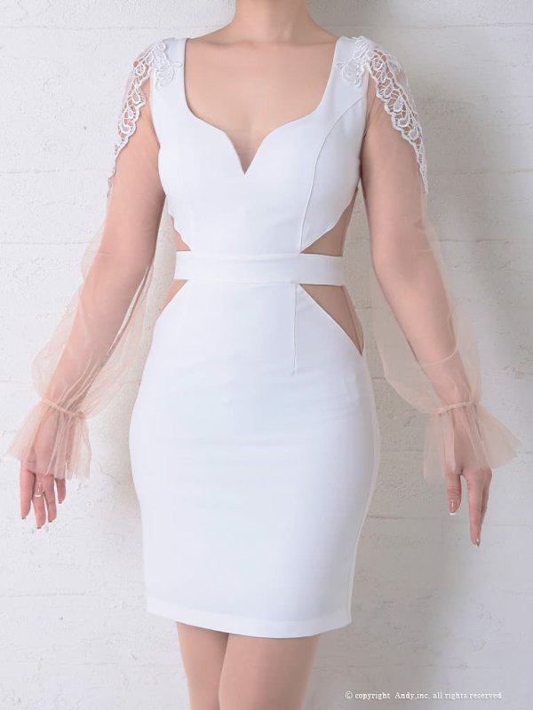 ホワイトベージュ　モデル：青田夏奈　身長：163cm　着用サイズ：Sサイズ