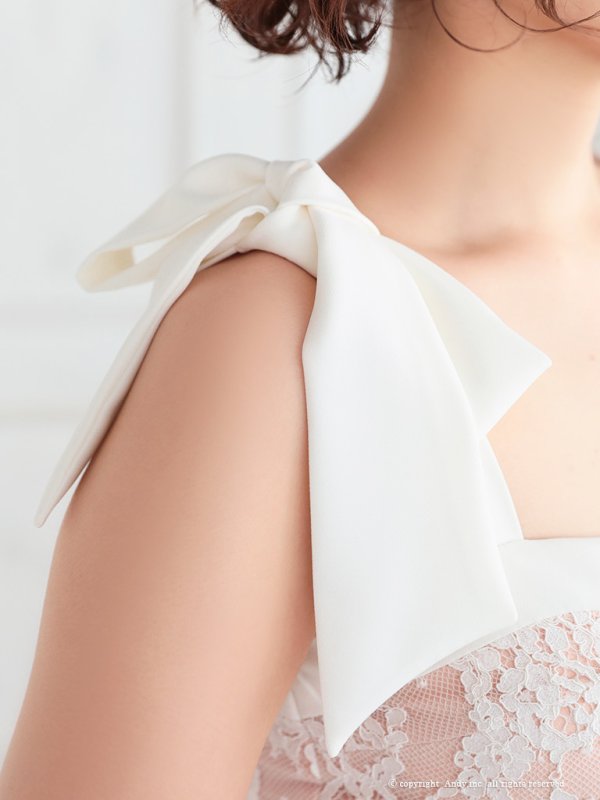 ホワイトベージュ　モデル：青田夏奈　身長：163cm　着用サイズ：Sサイズ