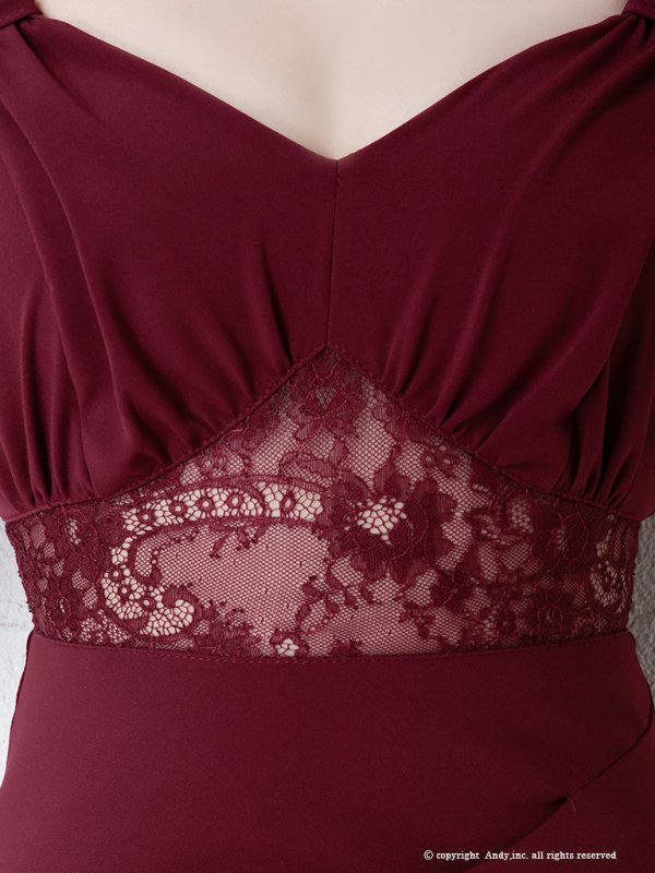 ワインレッド モデル：青田夏奈　身長：163cm　着用サイズ：Sサイズ