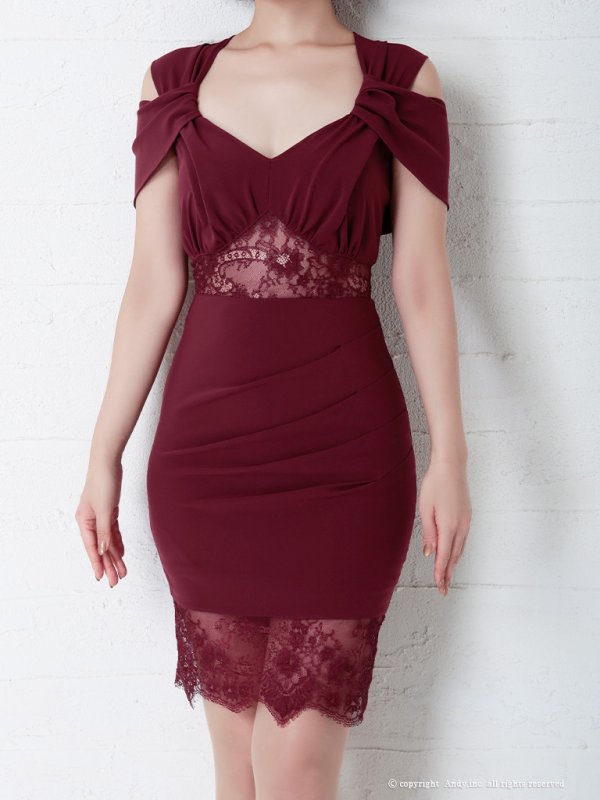 ワインレッド モデル：青田夏奈　身長：163cm　着用サイズ：Sサイズ