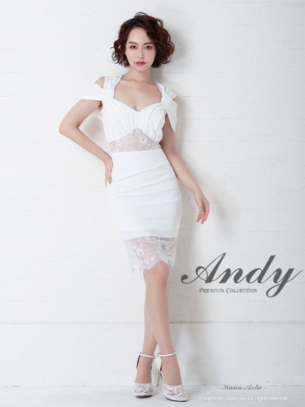 ホワイト モデル：青田夏奈　身長：163cm　着用サイズ：Sサイズ