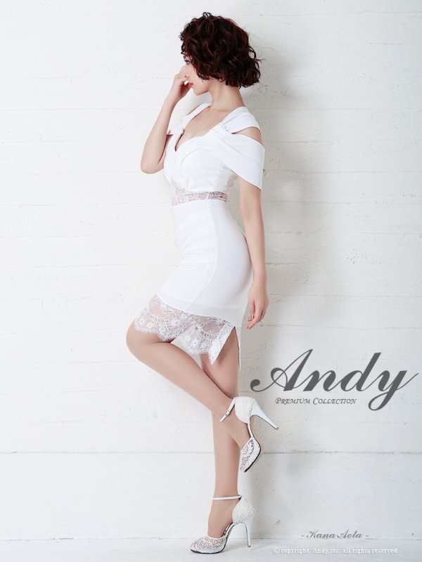 ホワイト モデル：青田夏奈　身長：163cm　着用サイズ：Sサイズ