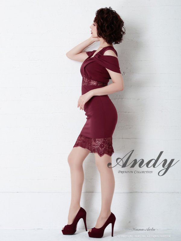 ワインレッド モデル：青田夏奈　身長：163cm　着用サイズ：Sサイズ