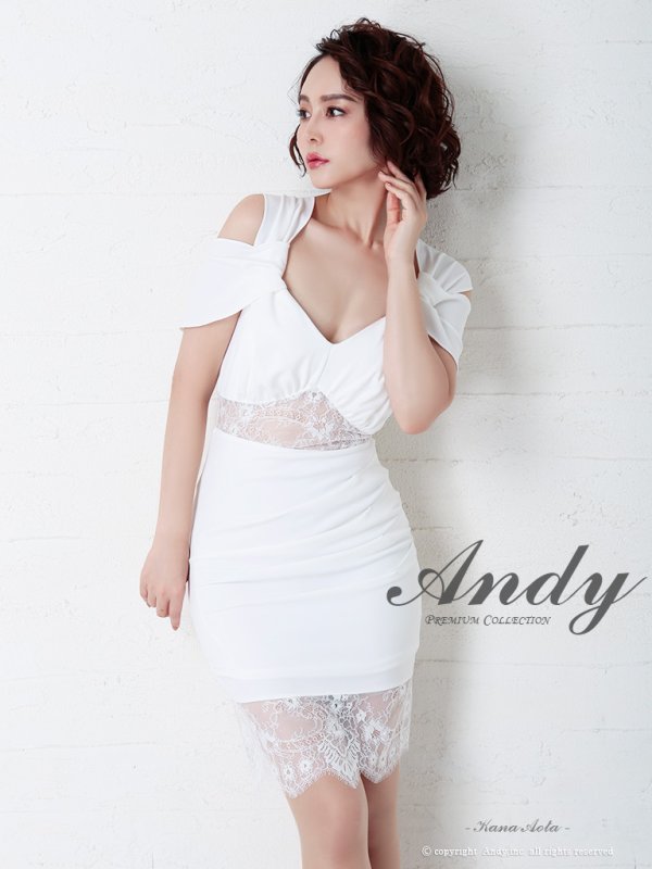 ホワイト モデル：青田夏奈　身長：163cm　着用サイズ：Sサイズ