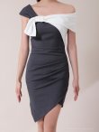 画像4: XSサイズあり【ANDY/アンディ】バイカラー/ ワンショル/ オフショル/ アシンメトリー/ タイト/ ミニドレス/ キャバドレス[OF05] (4)